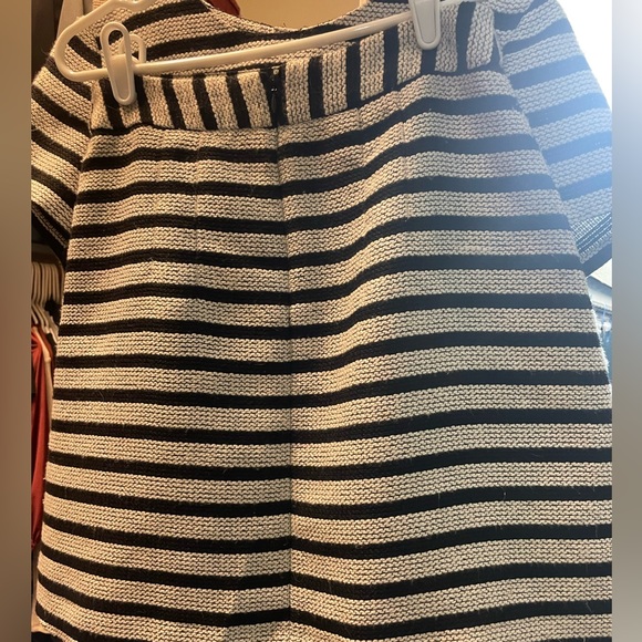 EUC Express Skirt & Top- Matching Set! - Picture 7 of 7